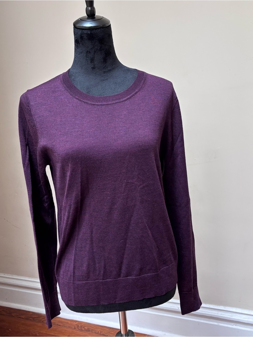 Women’s Merino Wool Crewneck Sweater in Deep Plum NWT